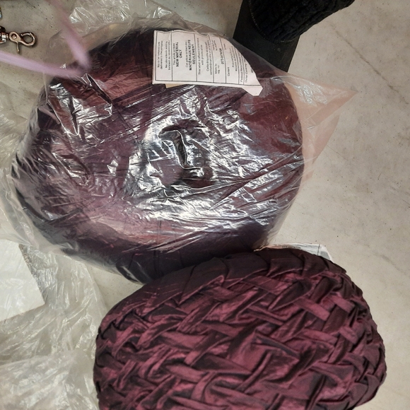 LOT OF TWO AUTHENTIC BOMBAY & CO ELEGANT BERRY Accent Pillows - Picture 4 of 4